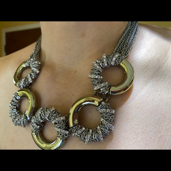 Banana Republic 5 ring statement necklace - Picture 1 of 4